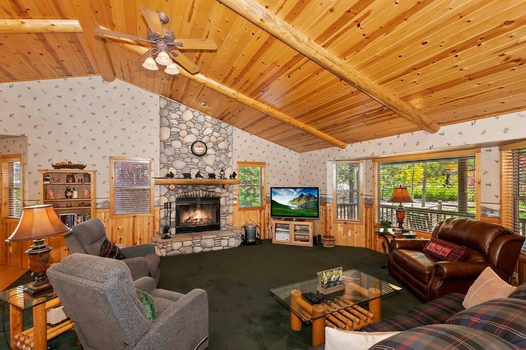 Teakwood - 3-Br Spa, Fire Pit, Quiet, Ac, Centrally Located Villa Big Bear Lake Ngoại thất bức ảnh